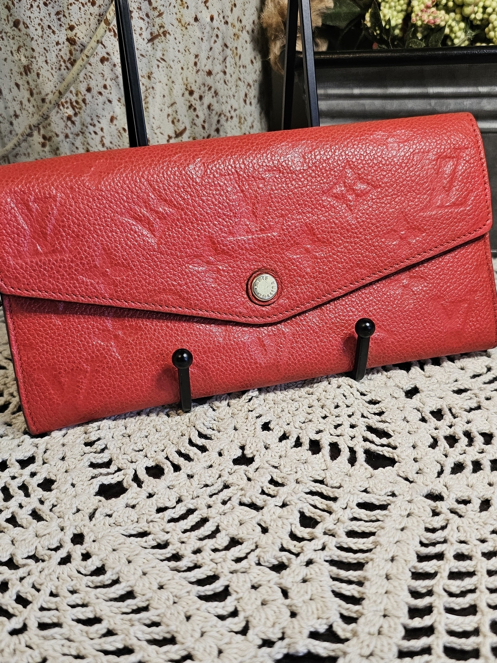 Louis Vuitton Curieuse Wallet in red Monogram Empreinte